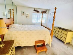 224 Pine Hov Cir D2, Green Acres FL 33463