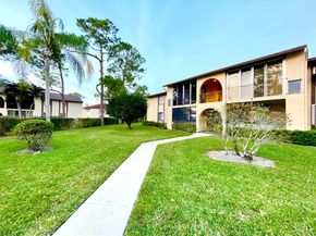 224 Pine Hov Cir D2, Green Acres FL 33463