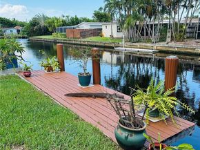 3430 NW 21st Ave, Oakland Park FL 33309