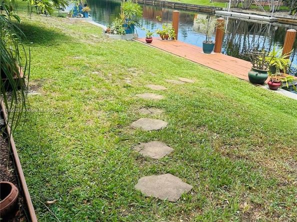 3430 NW 21st Ave, Oakland Park FL 33309