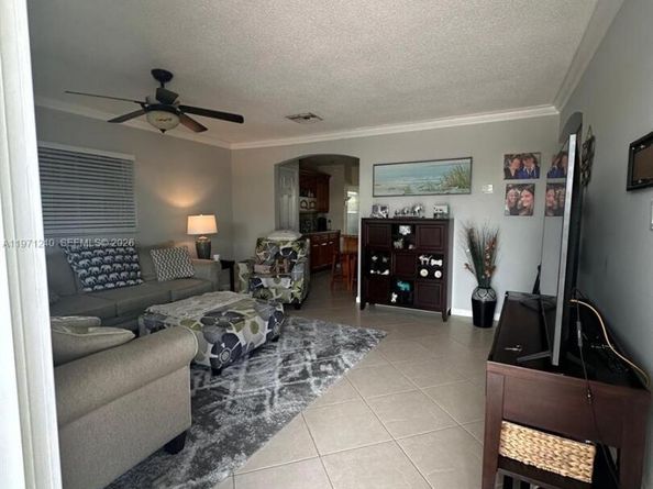6805 NW 75th St, Tamarac FL 33321
