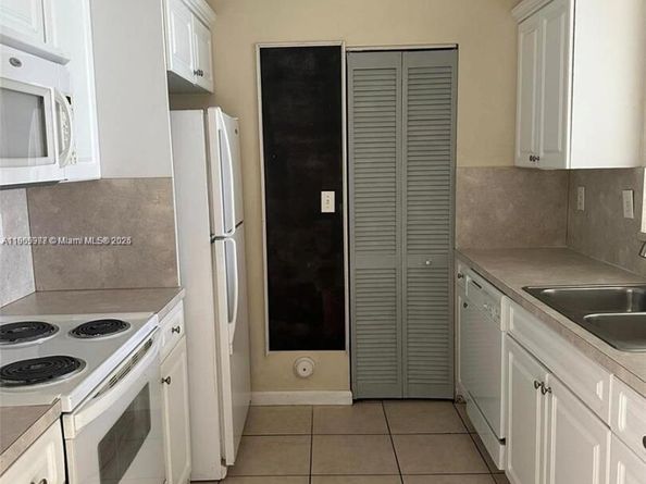 1040 NE 42nd Pl, Homestead FL 33033