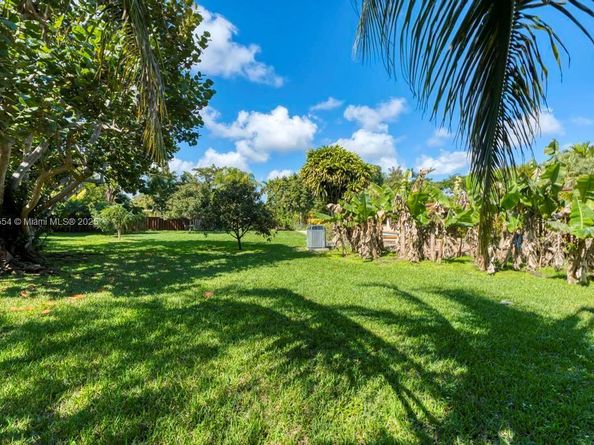 6000 Chapman Field Dr, Pinecrest FL 33156
