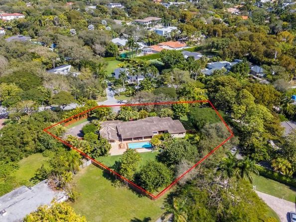 6000 Chapman Field Dr, Pinecrest FL 33156