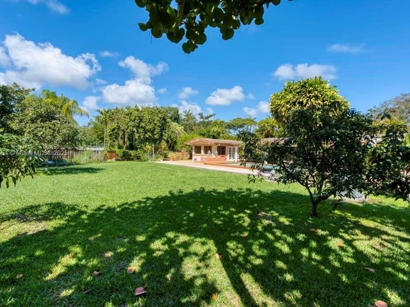 6000 Chapman Field Dr, Pinecrest FL 33156