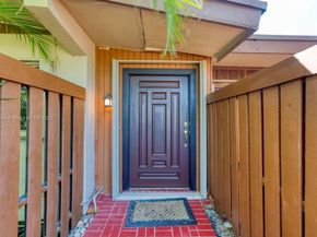 6000 Chapman Field Dr, Pinecrest FL 33156