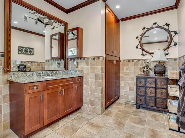 6000 Chapman Field Dr, Pinecrest FL 33156