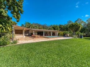 6000 Chapman Field Dr, Pinecrest FL 33156