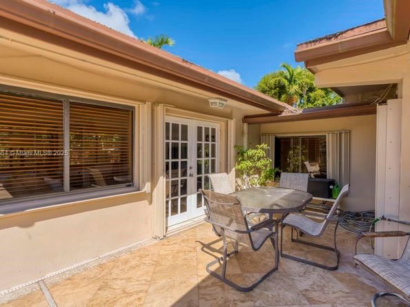 6000 Chapman Field Dr, Pinecrest FL 33156