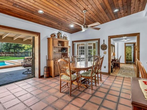 6000 Chapman Field Dr, Pinecrest FL 33156