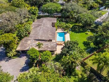 6000 Chapman Field Dr