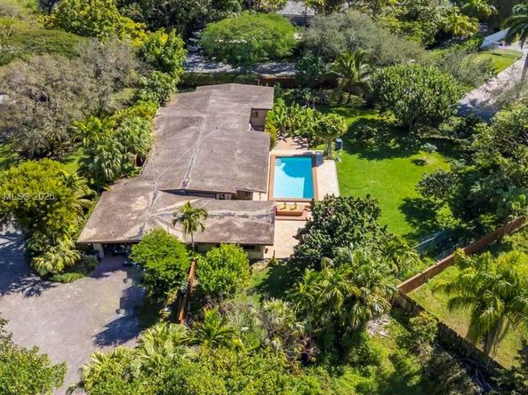 6000 Chapman Field Dr, Pinecrest FL 33156