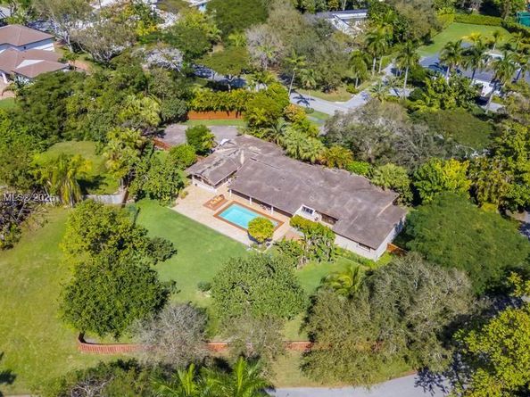 6000 Chapman Field Dr, Pinecrest FL 33156