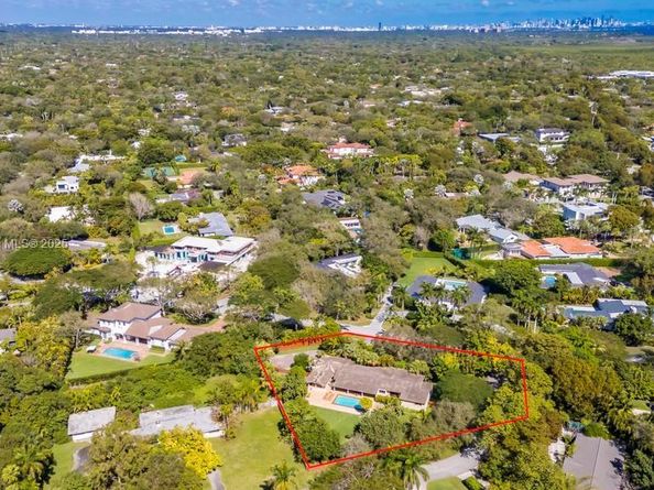 6000 Chapman Field Dr, Pinecrest FL 33156