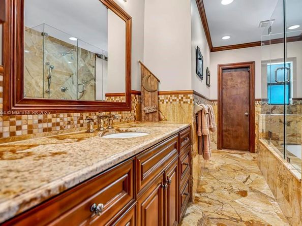 6000 Chapman Field Dr, Pinecrest FL 33156