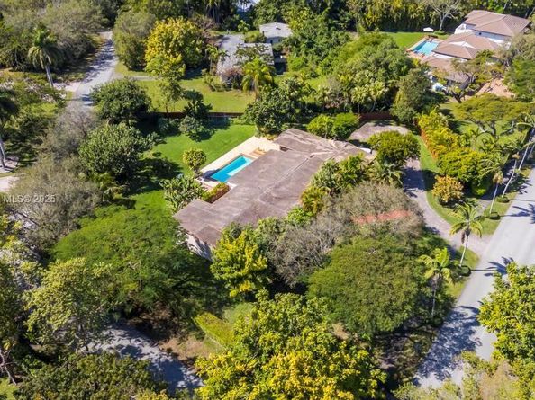 6000 Chapman Field Dr, Pinecrest FL 33156