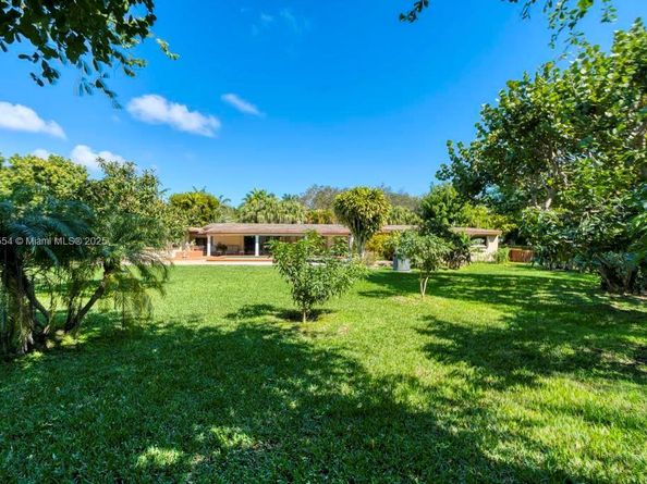 6000 Chapman Field Dr, Pinecrest FL 33156