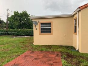 4289 NW 5th St, Miami FL 33126