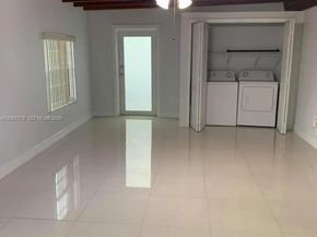 4289 NW 5th St, Miami FL 33126