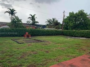 4289 NW 5th St, Miami FL 33126