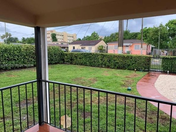 4289 NW 5th St, Miami FL 33126