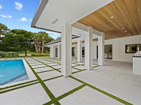 1761 Breakers West Blvd, West Palm Beach FL 33411