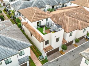 4809 NW 83rd Pkwy, Doral FL 33166