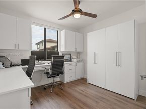 4809 NW 83rd Pkwy, Doral FL 33166