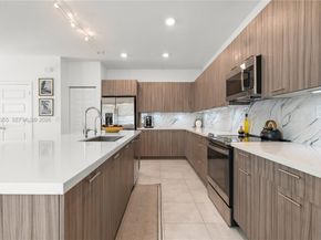 4809 NW 83rd Pkwy, Doral FL 33166