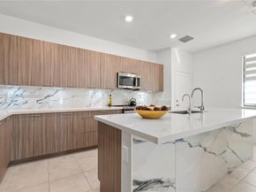 4809 NW 83rd Pkwy, Doral FL 33166