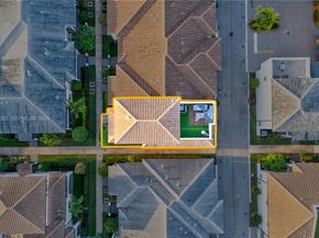 4809 NW 83rd Pkwy, Doral FL 33166