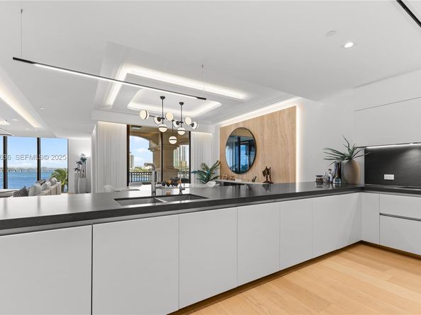 6800 Fisher Island Dr 6842, Miami Beach FL 33109