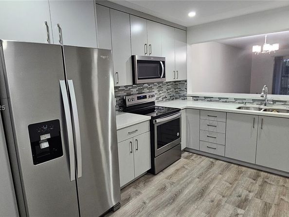 100 SW 130th Ter 309C, Pembroke Pines FL 33027