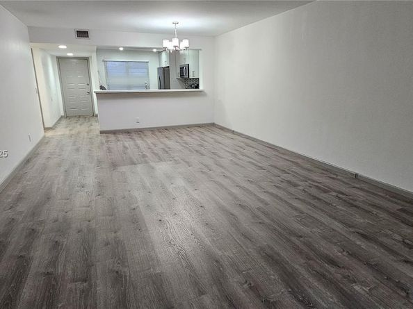100 SW 130th Ter 309C, Pembroke Pines FL 33027