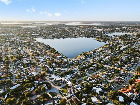 17121 NW 82nd Ave, Hialeah FL 33015