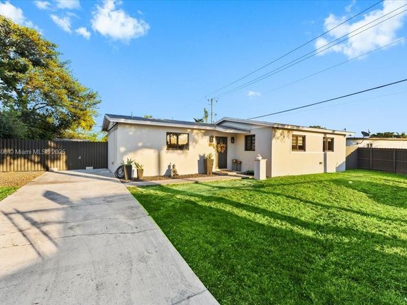 17121 NW 82nd Ave, Hialeah FL 33015