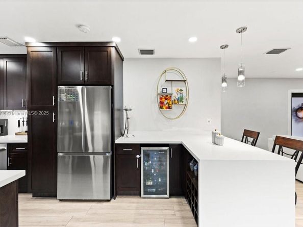 17121 NW 82nd Ave, Hialeah FL 33015