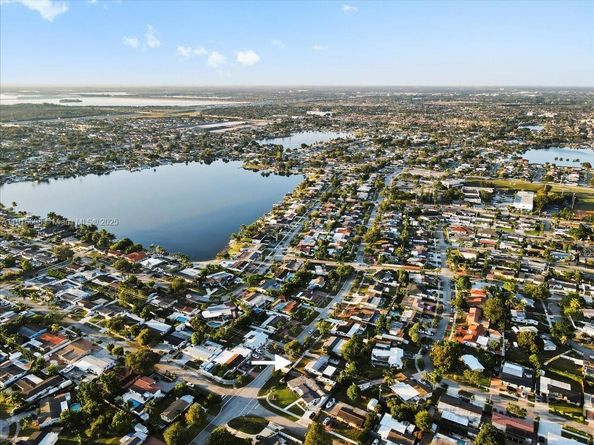 17121 NW 82nd Ave, Hialeah FL 33015