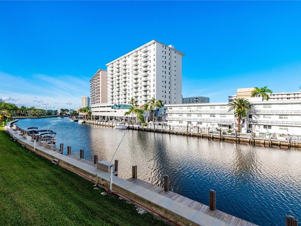 440 Paradise Isle Blvd 209, Hallandale Beach FL 33009