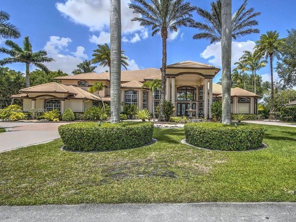 3828 Pine Lake Dr, Weston FL 33332