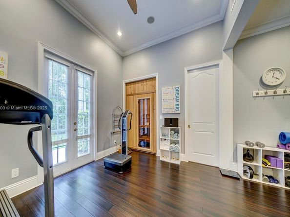 3828 Pine Lake Dr, Weston FL 33332