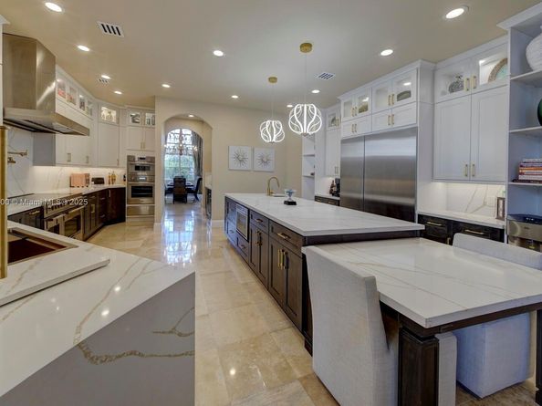 3828 Pine Lake Dr, Weston FL 33332