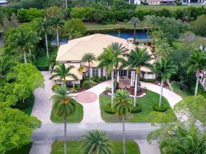 3828 Pine Lake Dr, Weston FL 33332