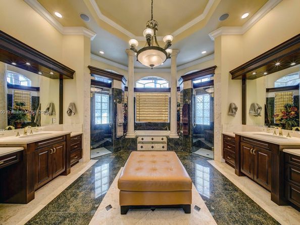 3828 Pine Lake Dr, Weston FL 33332