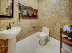 3828 Pine Lake Dr, Weston FL 33332
