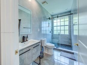 3828 Pine Lake Dr, Weston FL 33332