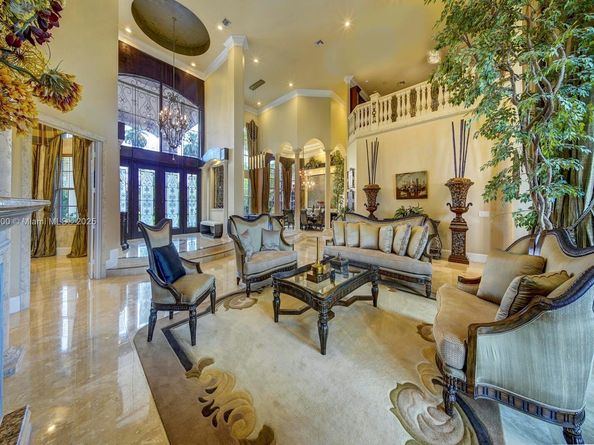3828 Pine Lake Dr, Weston FL 33332
