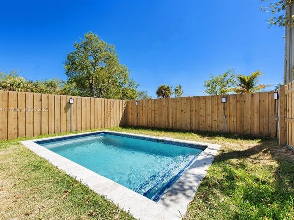 1212 NW 6th Ct, Fort Lauderdale FL 33311