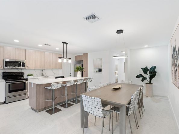 1212 NW 6th Ct, Fort Lauderdale FL 33311