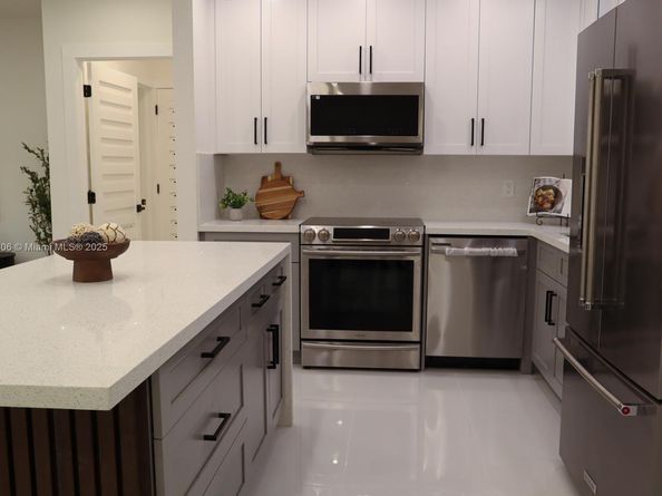 930 NE 163rd St, North Miami Beach FL 33162